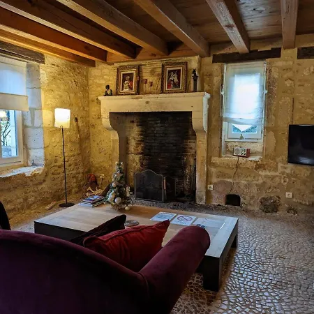 Authentique Avec Cheminee, Terrasse Et Wifi En Charente - Fr-1-653-119 乡村民宿