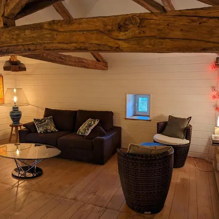 Authentique Avec Cheminee, Terrasse Et Wifi En Charente - Fr-1-653-119 乡村民宿 Rivieres (Charente)
