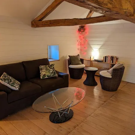 Authentique Avec Cheminee, Terrasse Et Wifi En Charente - Fr-1-653-119 Дом отдыха *
