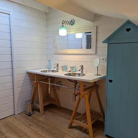 Authentique Avec Cheminee, Terrasse Et Wifi En Charente - Fr-1-653-119 Rivieres (Charente)