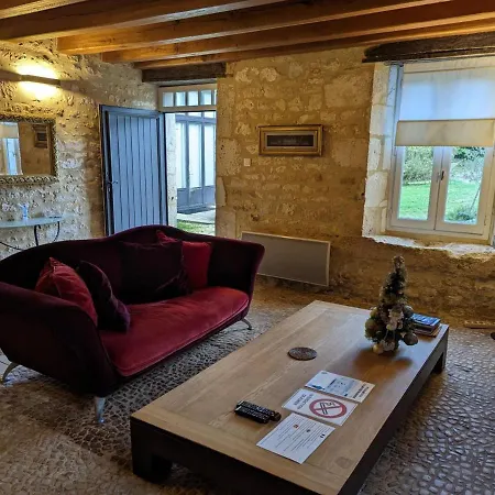 بيت للعطل Authentique Avec Cheminee, Terrasse Et Wifi En Charente - Fr-1-653-119 Rivieres (Charente)