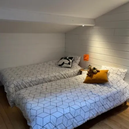 度假居 Authentique Avec Cheminee, Terrasse Et Wifi En Charente - Fr-1-653-119 *